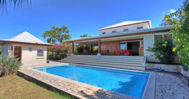 villa d'architecte f4 + bungalow sur 1000m2 de terrain