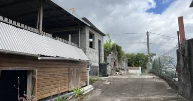 ensemble immobilier à rénover avec vue montagne à l’entre-deux   fort potentiel locatif