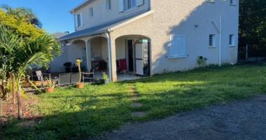 la riviere saint louis maison f3 avec jardin