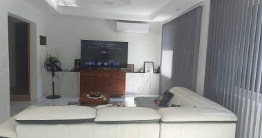 charmante maison f3/4 entièrement rénovée à deux pas des sentiers de randonnée  à  l'entre deux