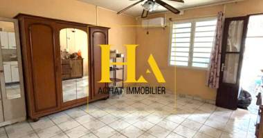 maison mitoyenne t2, environ 40 m² avec cour privative à saint-pierre centre-ville