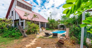 villa d’architecte proche du lagon de l’ermitage