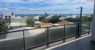 a louer appt t3 neuf de standing avec une belle vue océan