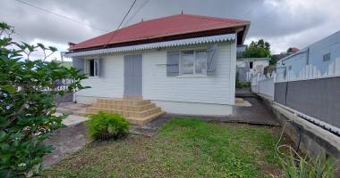 la riviere saint louis centre maison f3