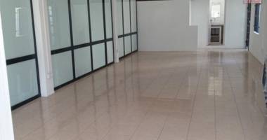 a louer - grand baie. local commercial neuf, 45m2