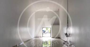 À louer 112m2  local commercial ou bureau à baie-mahault