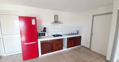 appartement 4 pièces meublé de 104 m2 de superficie hab