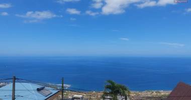 a louer à la fontaine st leu appartement t3 avec vue mer