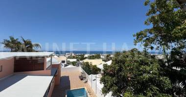 a louer - appartement f3 meublÉ d'environ 70.46 m2 - saint-pierre - 1 156,65 €