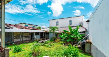 immeuble ancien de 193m2 environ sur parcelle de 531 m2 à ravine creuse saint-andré