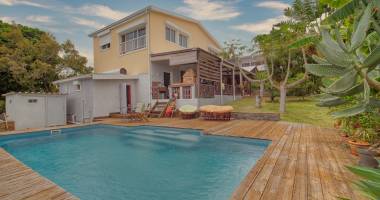 villa f5/6 de charme avec piscine   entre tradition et modernité à villèle