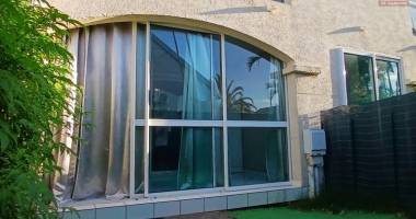 a louer studio/f1 avec cour sur la saline les bains