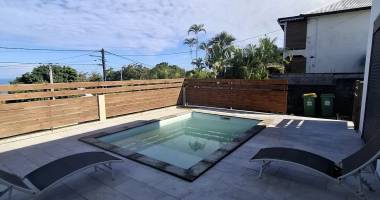 maison f4 meublÉe + piscine st pierre