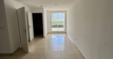 t2 récent avec parking privé – quartier résidentiel