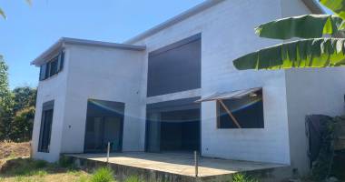 villa 4/5 pièces ( construction  hors d'air hors d'eau ) avec une belle vue mer