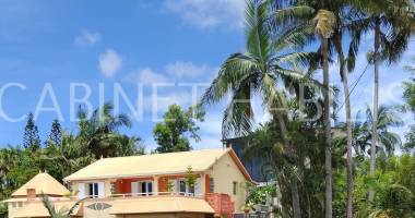 a vendre -  maison t5 de 122.91 m2 environ - saint-joseph - 307 400 €