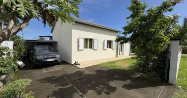 a vendre villa 3 chambres 120m2 + combles aménagés à bourbier les hauts