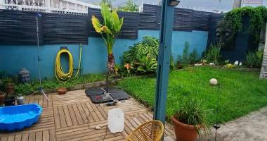 a louer maison à étage de type f5 de 90 m2 avec cour à la saline les hauts