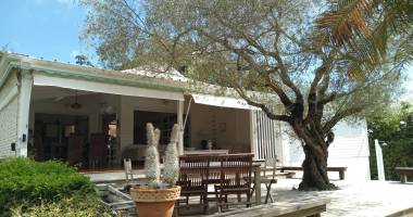 petit-bourg - arnouville - villa t4 + dépendances