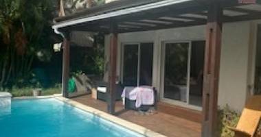 a louer belle villa jumelée de type f4 dans un quartier résidentiel à bellepierre saint denis