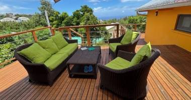 a vendre maison t5, proche centre de la montagne avec belle vue dégagée.