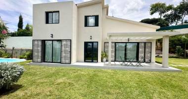 une villa moderne f5 dans une résidence sécurisée à ambatobe