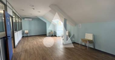 local d'activité saint denis 4 pièce(s) 139 m2