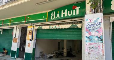 local professionnel brut   140 m2   rez-de-chaussée   rue de la république, basse-terre