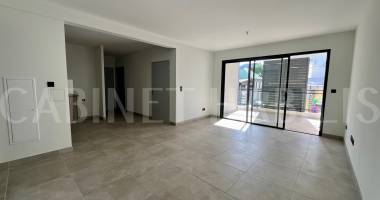 a louer - appartement t3 d'environ 84,90 m2 - saint-pierre -  loyer 1 388 € + charges 50 €