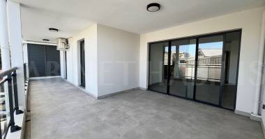 a louer - appartement t3 d'environ 68.44 m2 - saint-pierre - 1 422,00 €