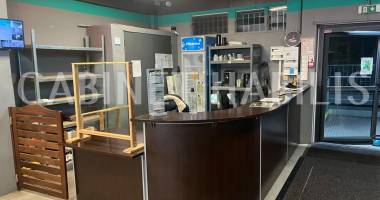 a louer - local 304.07 m2 environ - plaine des cafres - 1 700 €