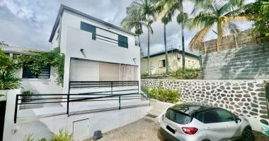 ravine des cabris 97432 - villa t4 - beaux volumes - rÉcente - quartier prisÉ - proche commoditÉs