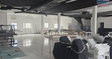 À louer – local commercial à saint - clotilde prés du boulevard sud