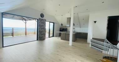 a louer villa recente f4 avec piscine bras canot saint gilles les hauts ( m.petiot 0693 01 10 86)