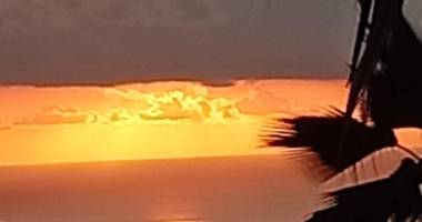 a louer villa recente f4 avec piscine bras canot saint gilles les hauts ( m.petiot 0693 01 10 86)