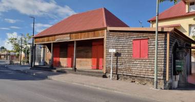 local commercial 81 m2 centre ville