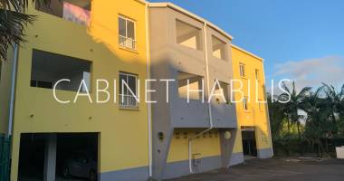 a louer - appartement de type f2 d'environ 49,81 m2 - saint-joseph - 650 €