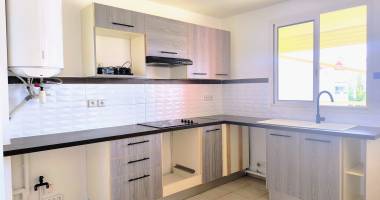 a louer appartement t4 duplex vue mer dans une résidence sécurisée avec piscine   -  petit-bourg