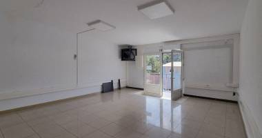 local / bureau 100 m2 en zone industrielle no 2