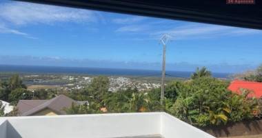 a louer villa de type f4 abris voiture avec une belle vue.