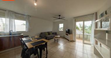 a louer : t2 meuble de 40m² à saint-pierre, terre-sainte - loyer 850 cc - disponible de suite