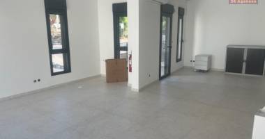 a louer local professionnel neuf centre ville de l'etang sale les hauts