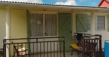 case bourbon bois à rénover