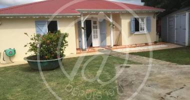 a louer 1750 € *villa t4 - piscine - le moule