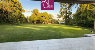 À vendre -  opportunité rare à fort potentiel   terrain + projet immobilier à la retraite