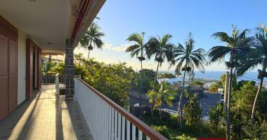 a vendre - sainte clotilde - villa de caractere sur terrain 1102