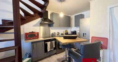 a vendre maison t3/4 en duplex  jardin avant/arriÈre  auc