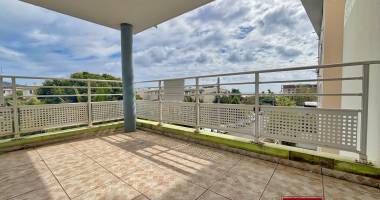 a vendre - beau f4 de plain pied - 101 m² + varangue 20 m² ?