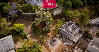 terrain de 374 m2 au bernica