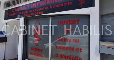 a vendre - local commercial 60,90 m2 environ - saint joseph -138 500 €